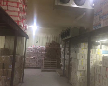 手動液壓搬運(yùn)車怎么在直角處堆垛貨物