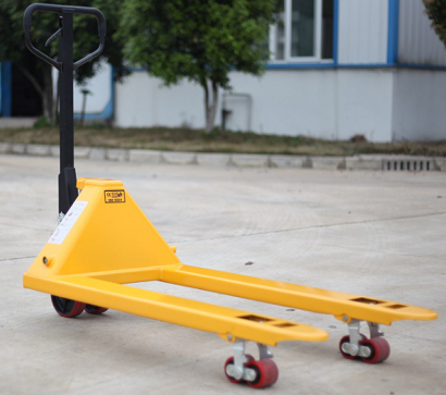 臨近三伏天，手動液壓叉車一定要保管妥善